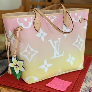 Louis Vuitton Never full by the pool collection